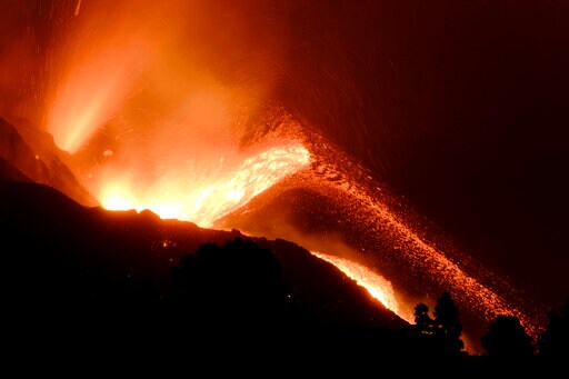 Lava from Volcano on Spain's La Palma Forces 800 to Evacuate