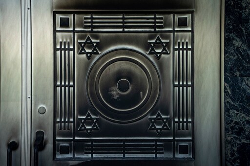 Incendiary Device Thrown at Front Doors of Vancouver Synagogue, Says Jewish Federation