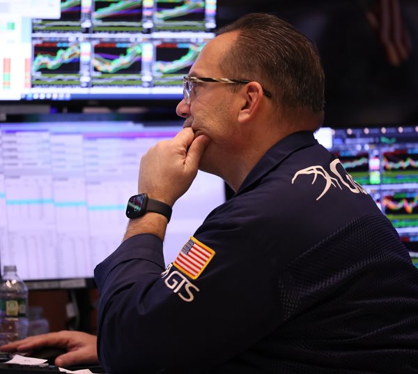 Wall Street Ends Down as Apple Weighs