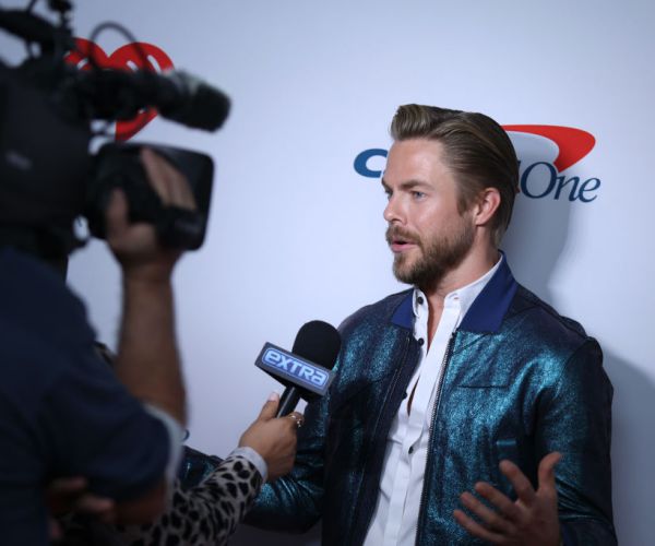 'DWTS' Judge Derek Hough Tests Positive for Breakthrough COVID-19 Case