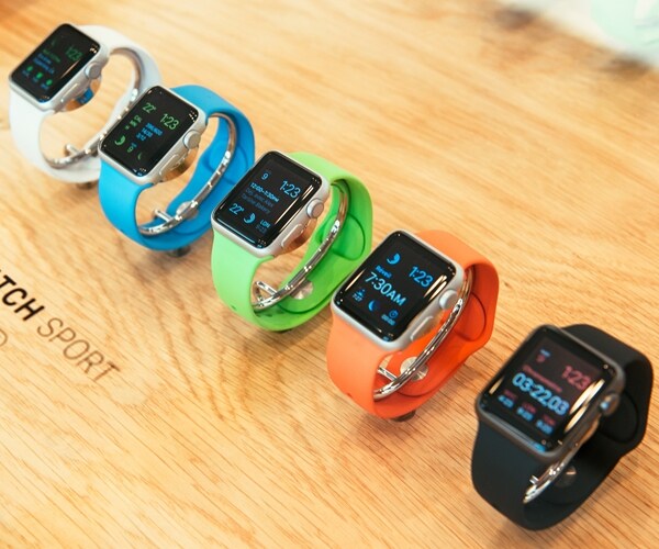 CNBC: Apple CEO Tim Cook Tests Watch Device to Track Blood Sugar