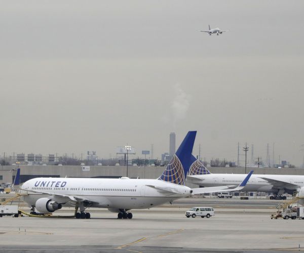 united airlines is looking to woo more business travelers