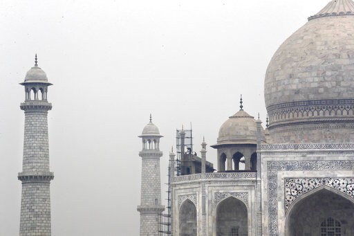 India's Cleaning Quandary: How to Scale the Taj Mahal Dome?