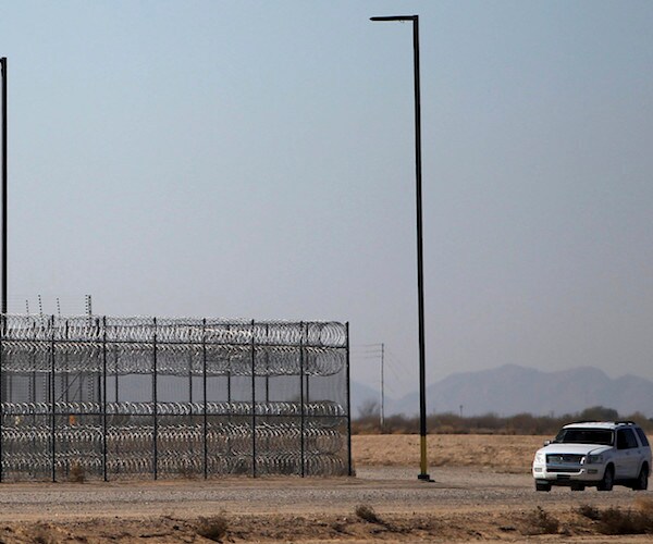 LA Times: Immigration Crackdown a Private Prison 'Boondoggle'