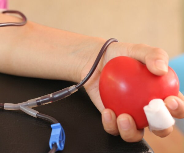 FDA Urges Ban on Blood Donations from Zika-Affected Areas