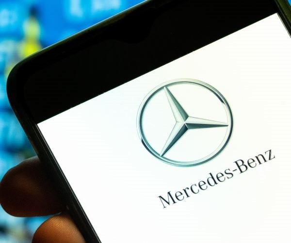 Mercedes, Rivian in JV for Europen EVs