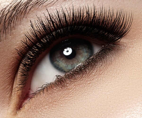 Glaukos Shares Risk Steep Decline as Rivals Pressure: Barron's