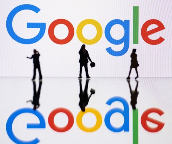 Mega-Cap Firm Valuations Fall Amid Rate Concerns