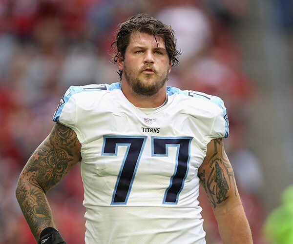 Taylor Lewan Extension Makes Titans' Tackle Best-Paid OL Ever