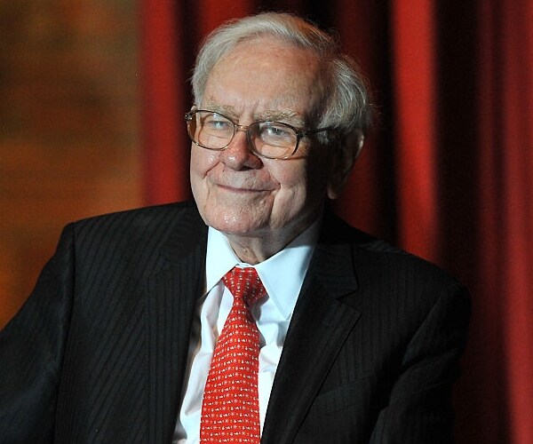 Buffett Appears to Fault Trump, Laments Deals Dearth in Berkshire Letter