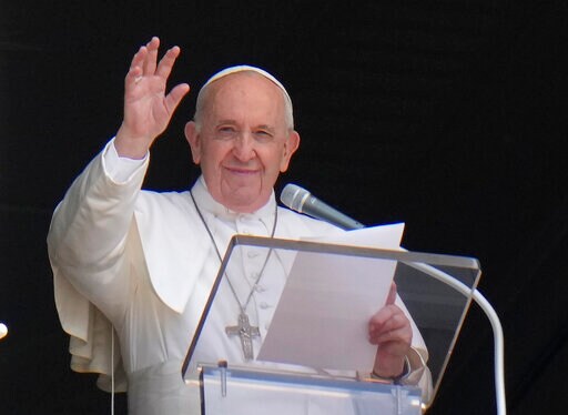 Pope Francis Eats Breakfast, Takes Walk 2 Days after Surgery