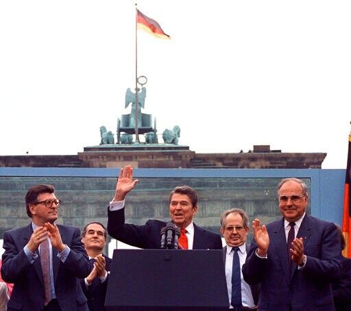 Reagan Statue Being Dedicated in Berlin to Mark Wall Fall