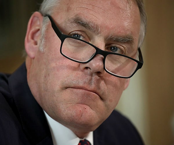 Trump Wildlife Protection Board Defends Trophy Hunting