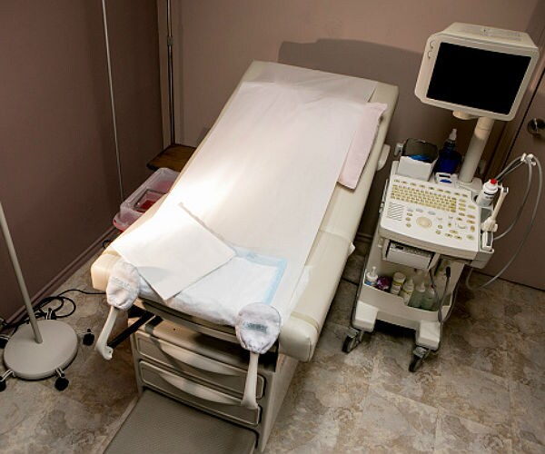 Kansas May Discipline Doctor Over 13-Year-Old's Abortion