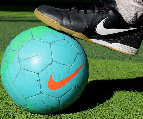 Nike to Raise Wages for 7,500 Employees