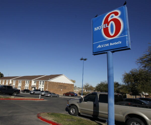 motel 6 sign