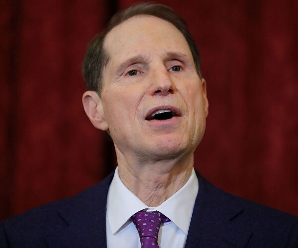 Dem Sen. Wyden Rips Trump's Infrastructure Plan: 'Broken Promise'