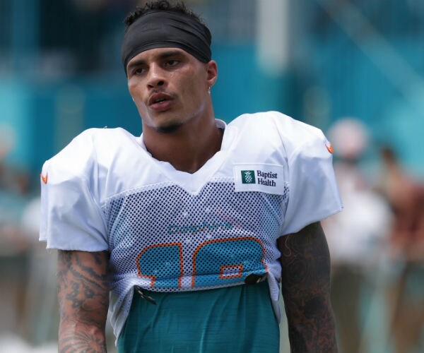kenny stills walks off the field after the team's nfl football training camp in july