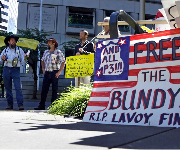 Oregon Standoff Trial Starts