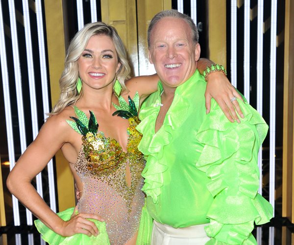 Trump Urges 'Dancing With the Stars' Viewers to Vote for Spicer