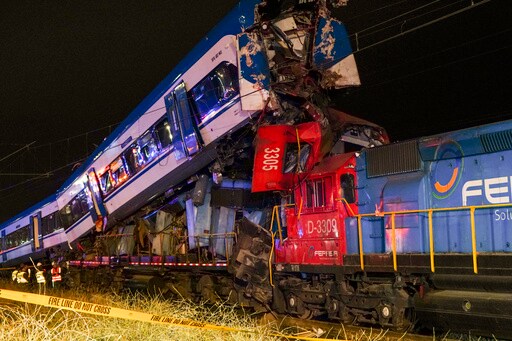 Train Collision in Chile Kills at Least 2 People and Injures Several Others