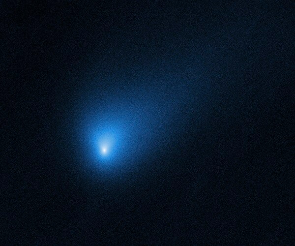 Hubble Telescope Zooms in on Interstellar Visitor