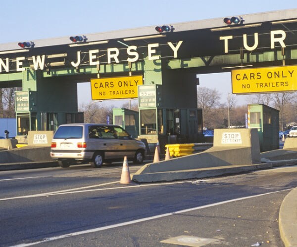 School Bus on New Jersey Turnpike Overturns Near Connecting Bridge