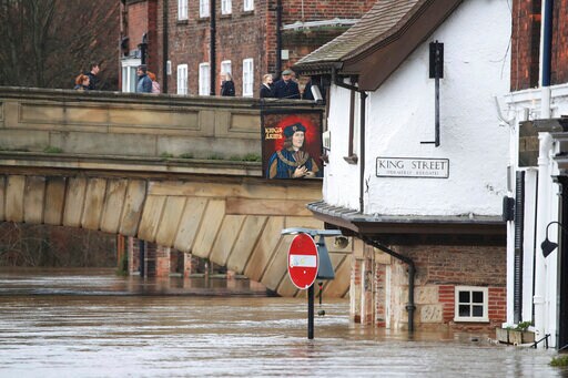 UK Issues Severe Flood Warnings; Storm Injures 9 in Germany