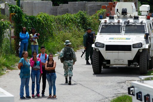 Venezuelans March to Prison to Demand Freedom for Activists