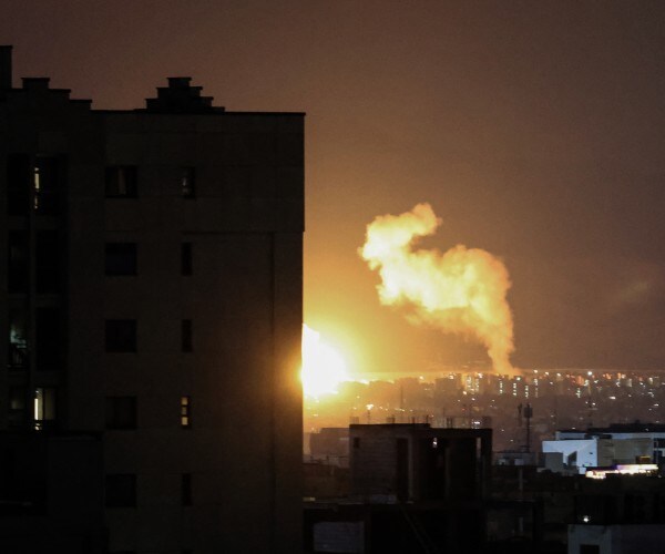 war middle east airstrikes 