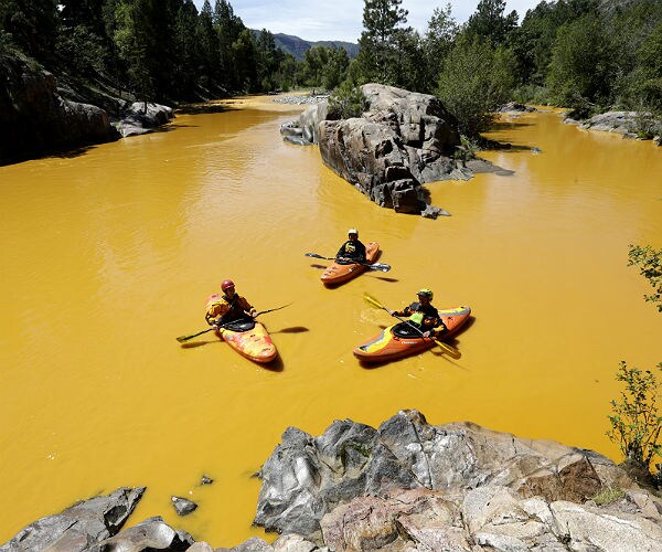 Colorado EPA Mine Waste Spill Turns Animas River Orange