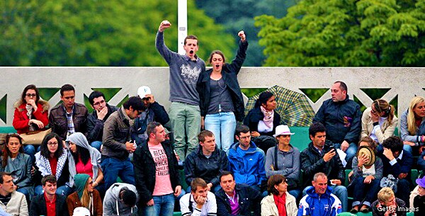 French Open Protest: Anti-Gay Marriage Activists Disrupt Nadal-Ferrer Final