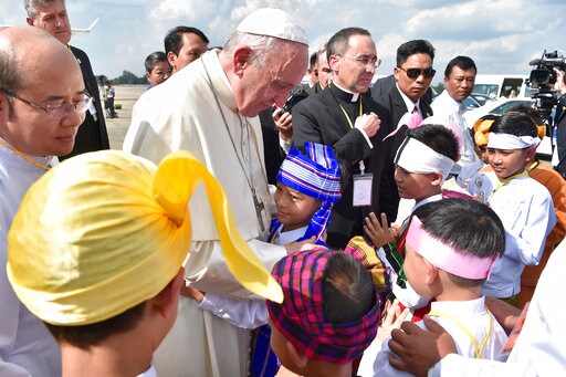 The Latest: Pope to Meet with Myanmar Religious Leaders