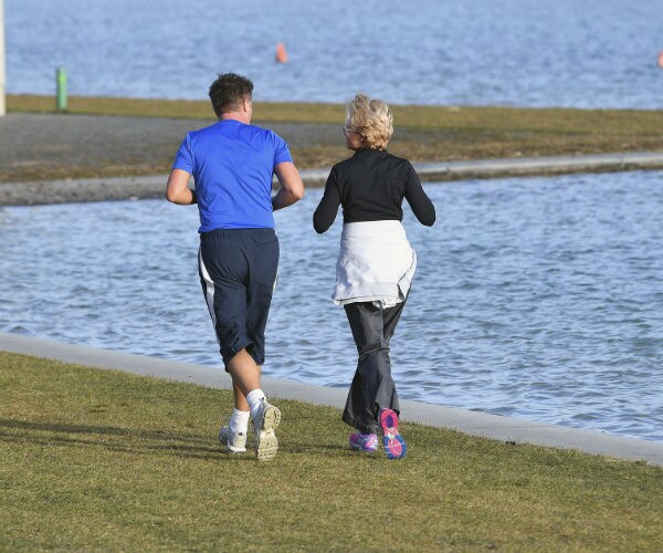 Dr. Oz: How Couples Can Lose Weight Together