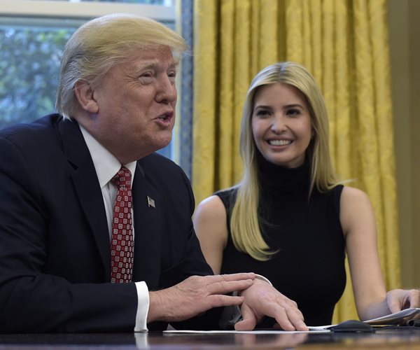 Trump Calls US Astronaut Who Broke Record for Time in Space