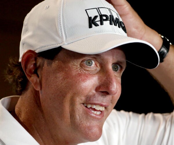 Golfer Mickelson Targeted for Insider Trading