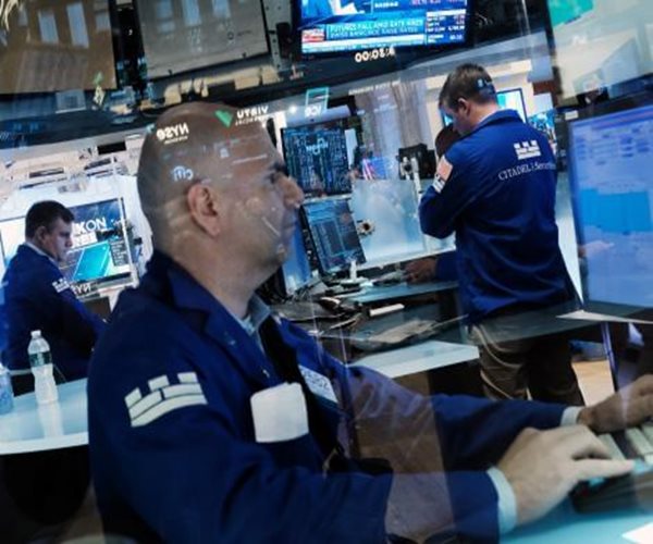 Hedge Funds Turn Neutral on Equities: UBS