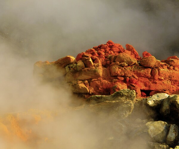 Volcanic Crater Near Naples a Deathtrap for Boy, Parents