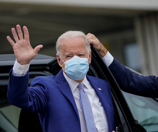 joe biden waves