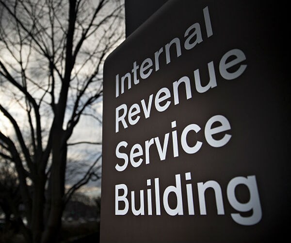 IRS Could Save $31,000 Per Employee by Switching IT Systems