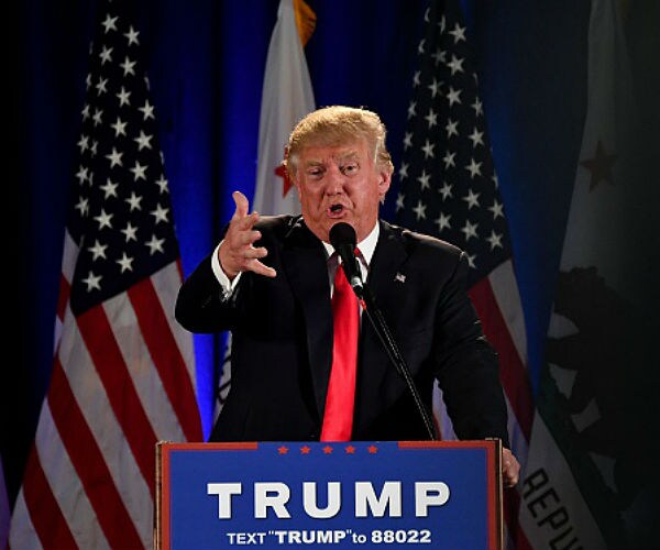 Trump Once Defended His Sister Against Attack on Her Impartiality