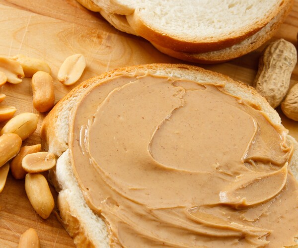 Woman Dies After Kissing Boyfriend, Mom Promotes Peanut Allergy