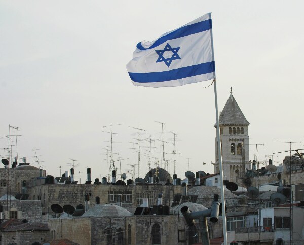 Israeli Strikes on Gaza Kill 10, Including Senior Militant