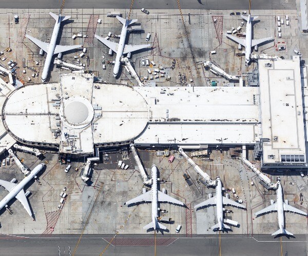 US Airlines Extend China Flight Cancellations Into Late April