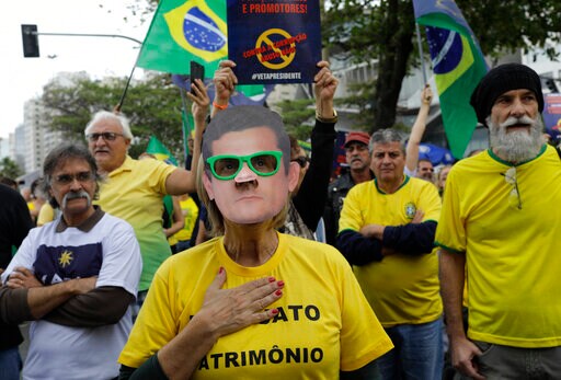 Brazilians Rally to Support Big Corruption Investigation
