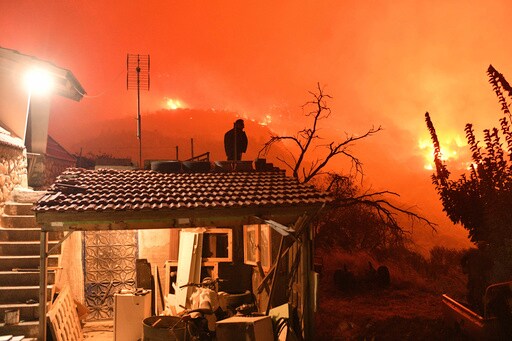 Wildfire in Southern Greece Leaves 2 People Dead
