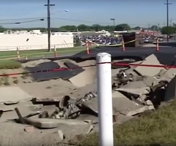 Lightning Strikes Fuel Tank, Creates 40-Foot Crater in Ohio