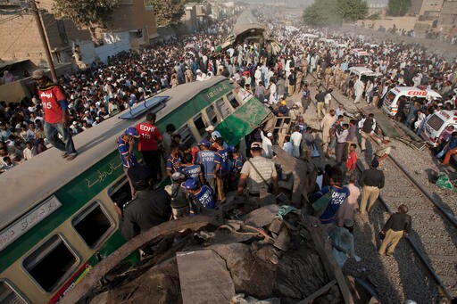 Pakistani Officials: Trains Crash Kills 19 in Karachi