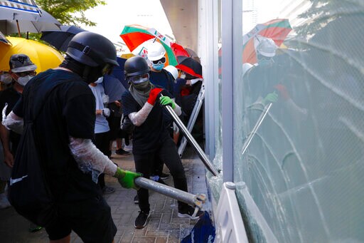 Hong Kongers Call US Violence a Setback for Democracy