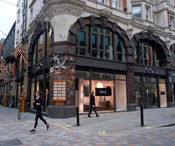 Japan Will Ban Entry to Most Foreigners to Fight Virus